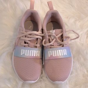 Pumas girls light pink shoes